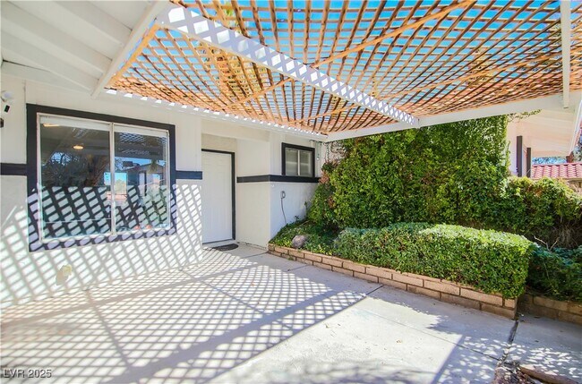 Building Photo - 5086 Cartaro Dr Rental