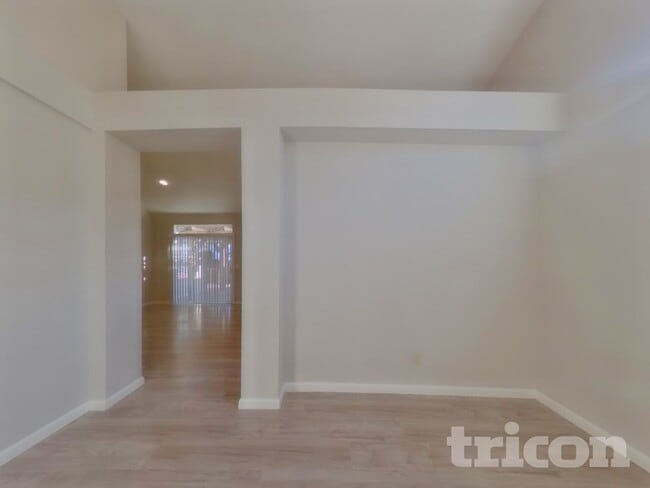 Photo - 796 Derry Cir