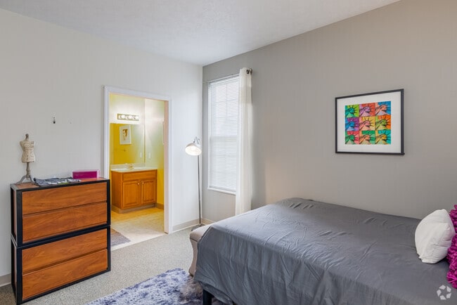 4BR,4BA-1,800SF