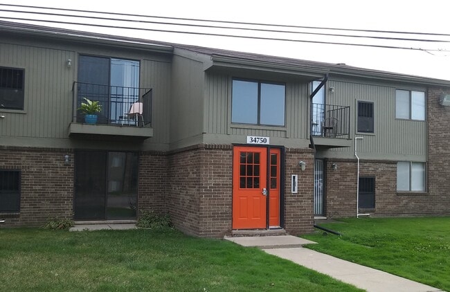 Photo - Farmington View Apartments - Farmington Hills, MI