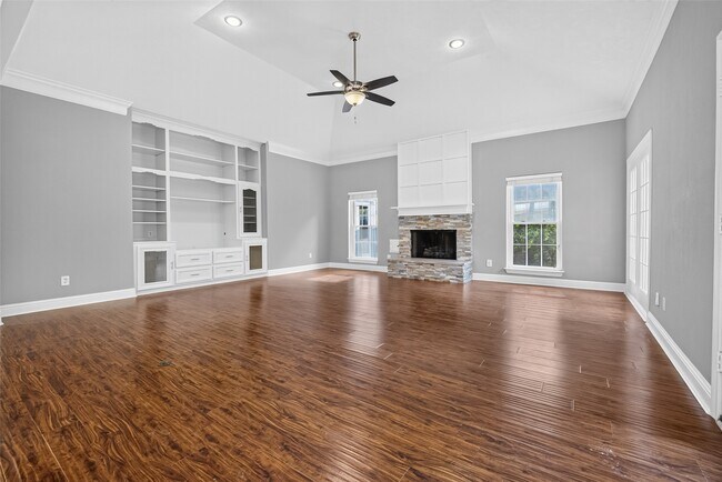 Photo - 10310 Chevy Chase Dr