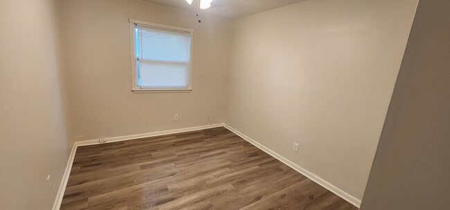 Photo - 1504 Oakwood Ave NE Unit 4