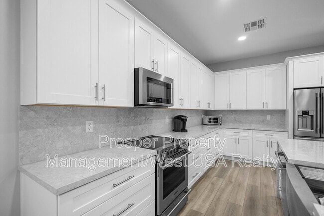 Photo - 611 Wilson St