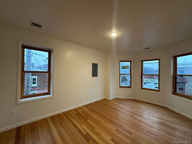 31 Benkard Ave