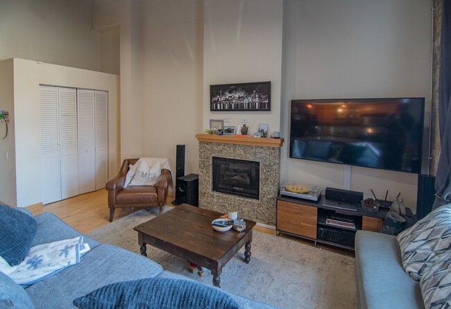 Photo - 525 N Halsted St Unit 207