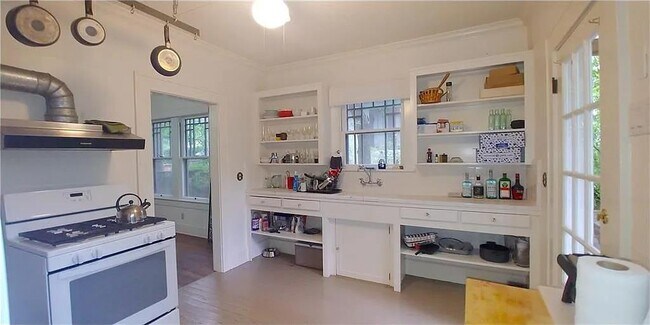 Photo - 512 Academy Dr