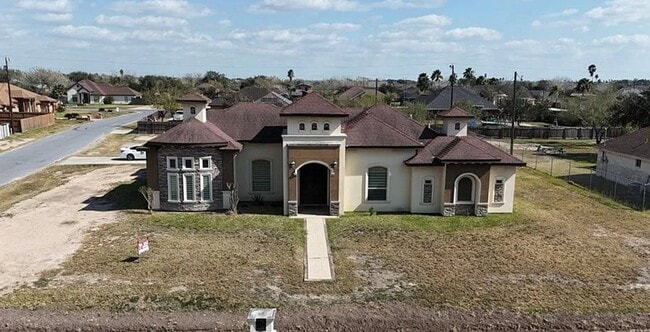 Building Photo - 512 Ponciana Dr