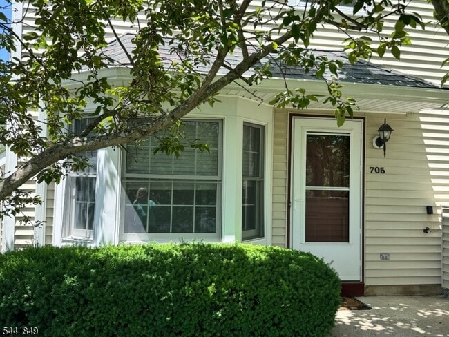 Building Photo - 705 Bryant Dr