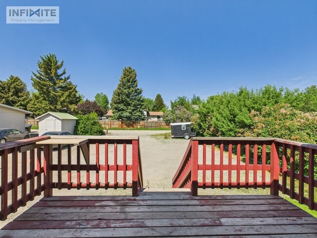 Photo - 4 Bedroom Near Downtown!