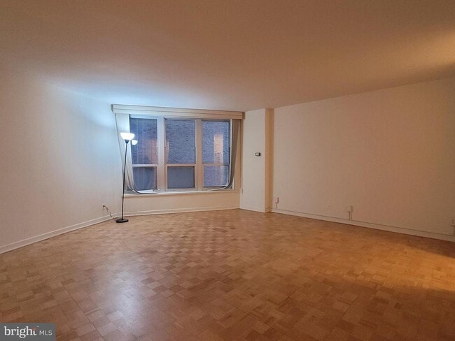 Building Photo - 224 W Rittenhouse Square Unit 602