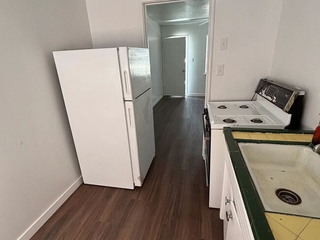 Building Photo - 2816 E Hammond Ave