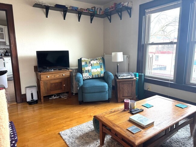 Photo - 2718-2720 Sommers Avenue Unit #4