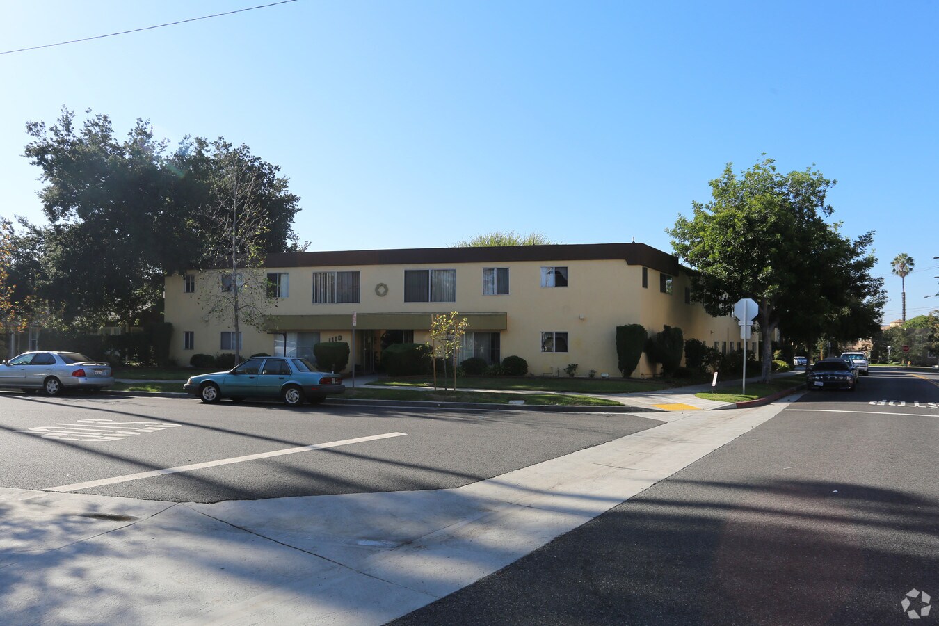 Photo - 1110 E Doran St Apartments