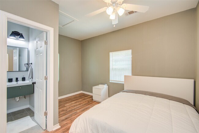 Photo - 2712 Link Rd