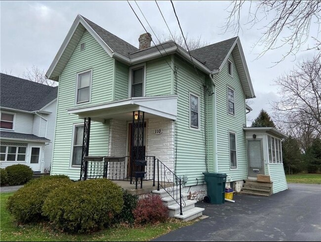 Photo - 110 Lake Ave Unit 110 Lake Avenue Up Apt