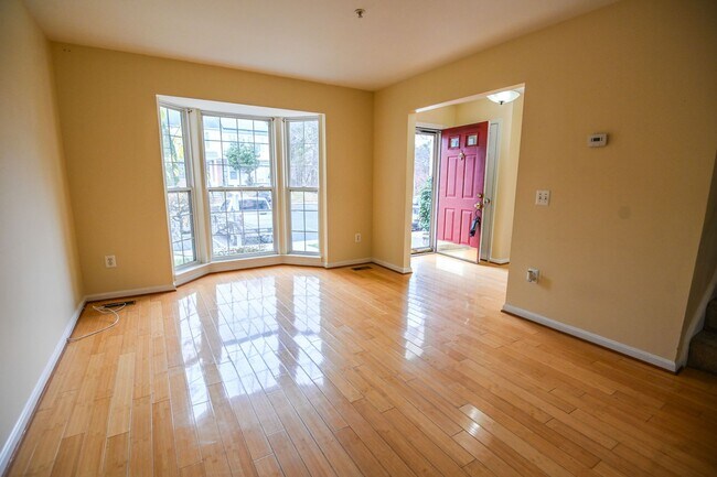 Photo - Seven Oaks Townhouse