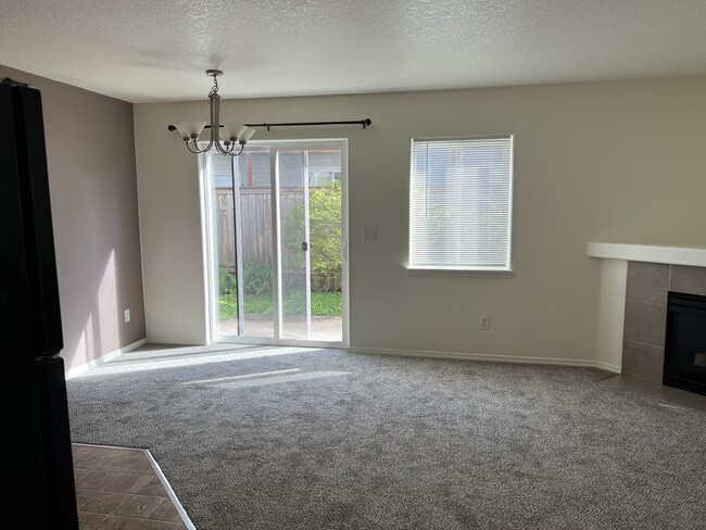 Photo - 1809 NE 90th Cir House