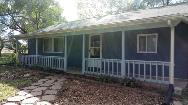 Building Photo - Amazing Country property!