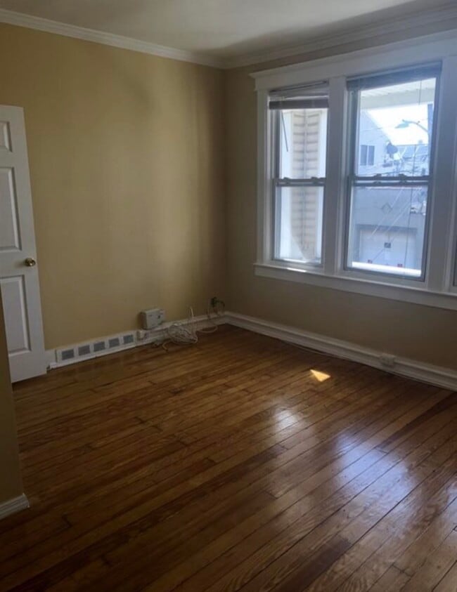 Photo - 157 W 22nd St
