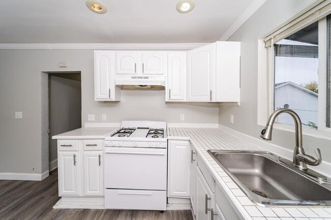 Photo - 20 Vandenburgh Ave