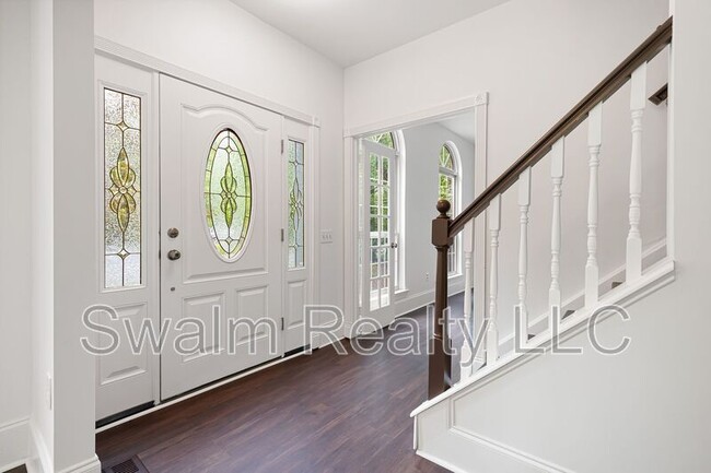 Photo - 240 Timber Knoll Dr