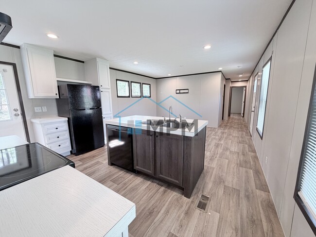 Photo - 136 Hillside Cir