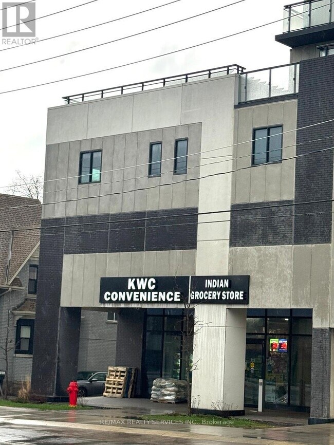 Photo - 128 King St N Unité 1006