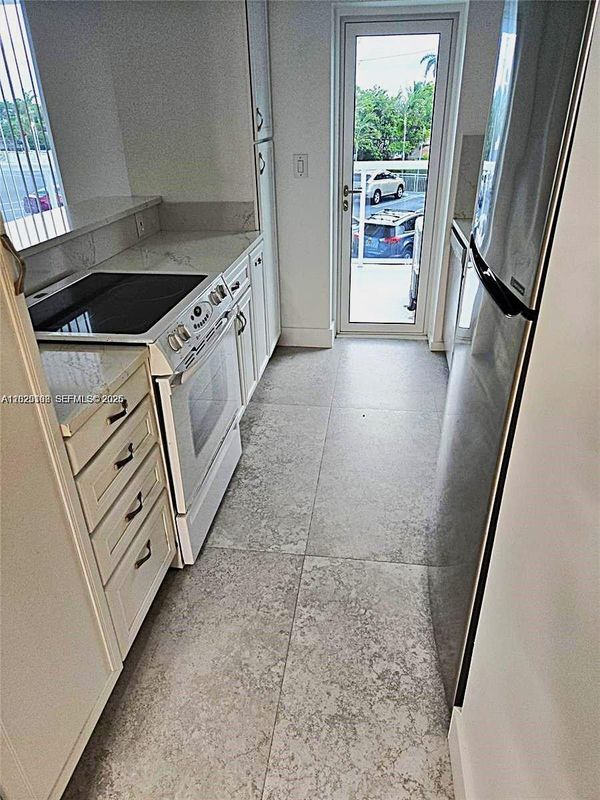 Photo - 2715 N Ocean Blvd Unit 2e