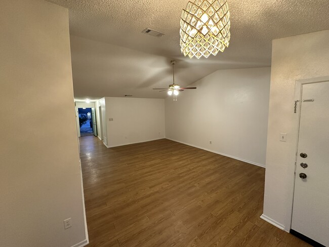 4504 Dorsett Oaks Cir Unidad A