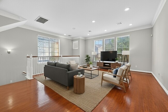 Photo - 3019 Clearview Cir