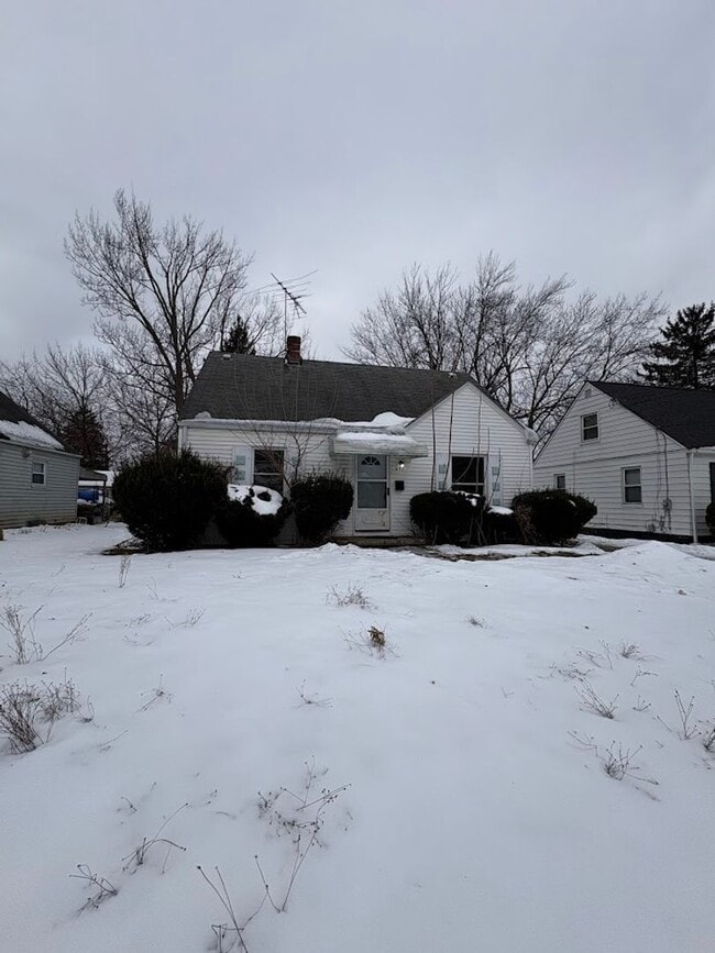 Photo - Three bedroom one bathroom home for rent