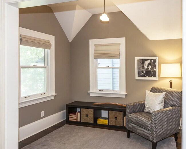 Photo - 1419 E Denny Way Unit A