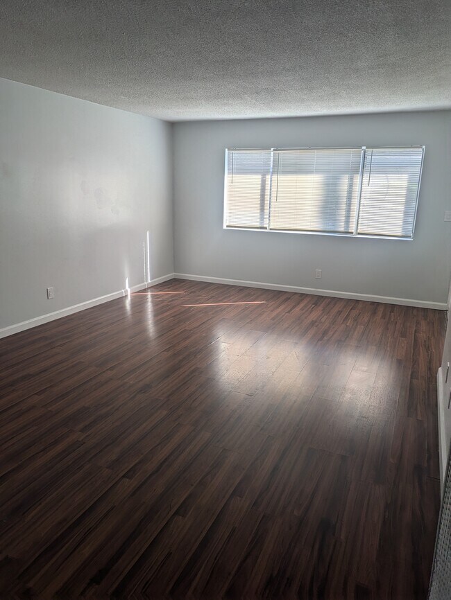 Photo - 14008 Los Angeles St Unidad A