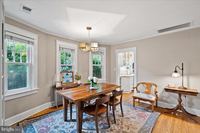 Photo - 23 E Walnut St