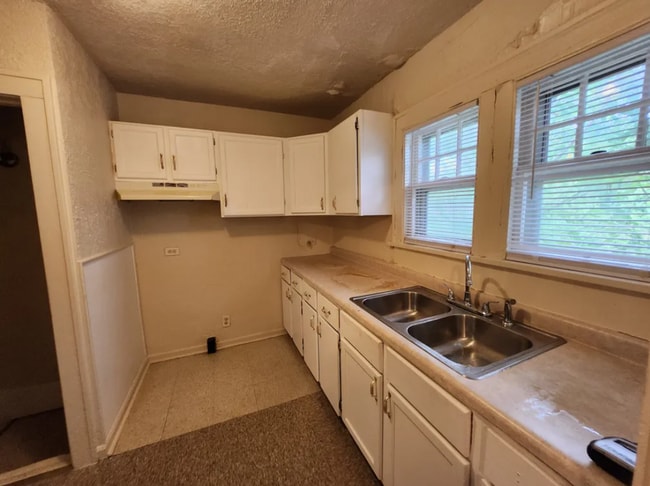 Photo - 1650 N Maple---3 bed/ 1 bath