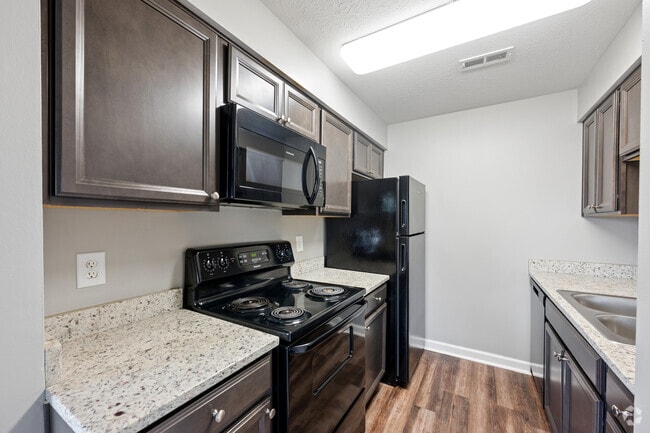 Newport 1BR, 1BA - 595SF - Kitchen