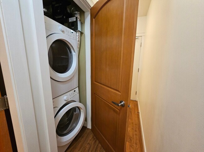 Photo - 8288-207A 207A St.