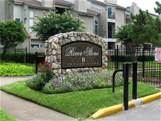 Photo - 10855 Meadowglen Ln Condo Unit 922