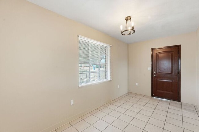Photo - Light-Filled Tucson 2 Bedroom Rental – Move In This November!