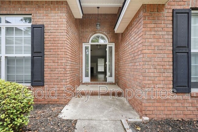 Photo - 124 Hall St