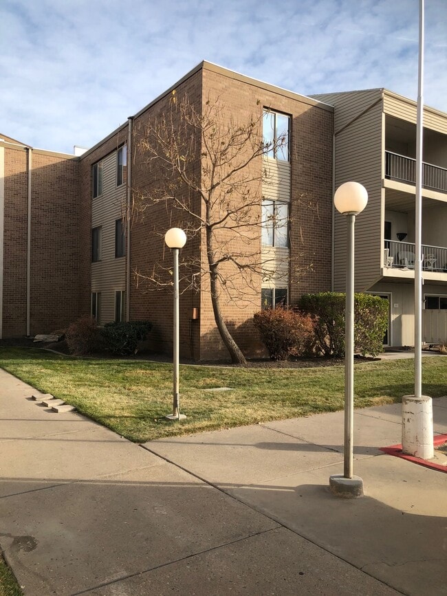 Building Photo - 290 N 500 W Unit 109
