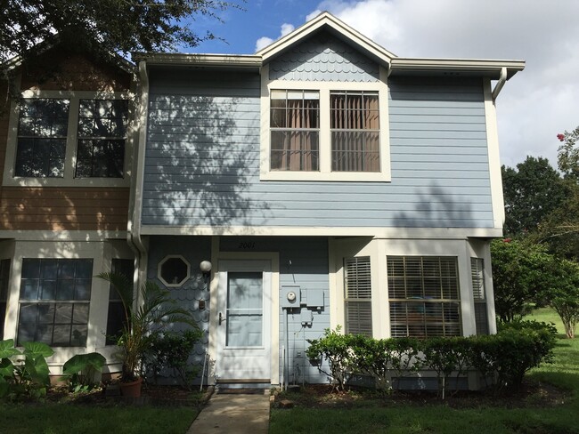2/2.5 corner unit Townhouse in Whisper Lake - 2/2.5 corner unit Townhouse in Whisper Lake