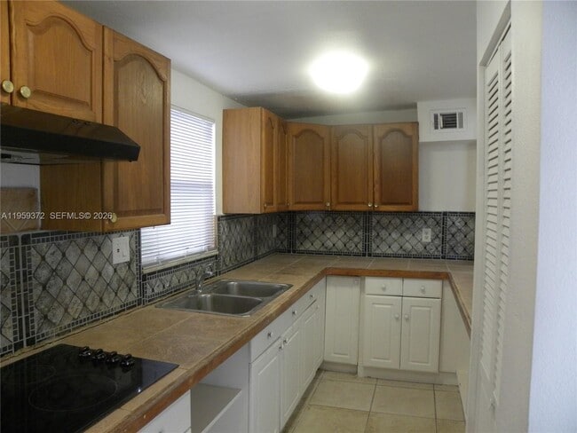 Photo - 25 NW 50th Ave Unit 2