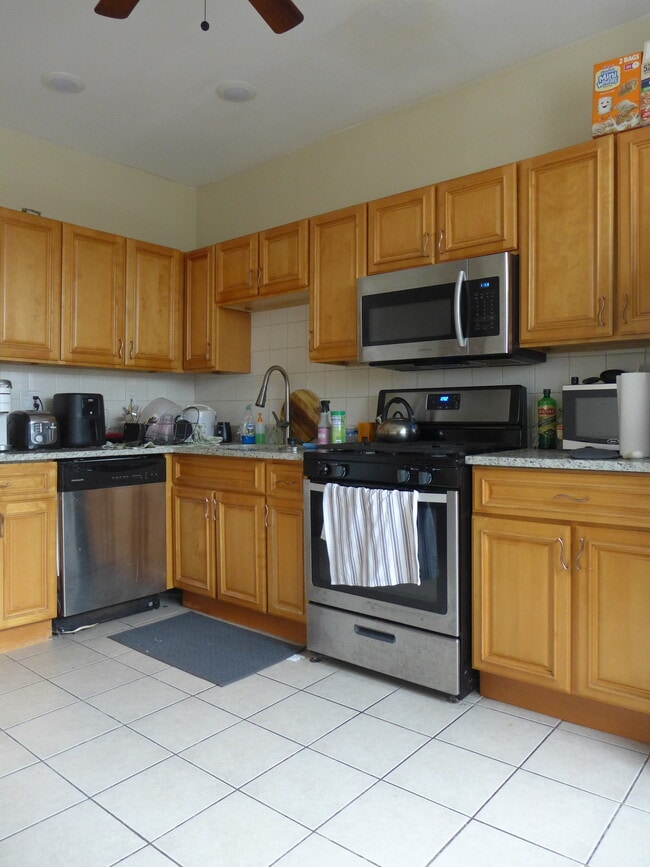 Photo - 828 Parker St Unit 2