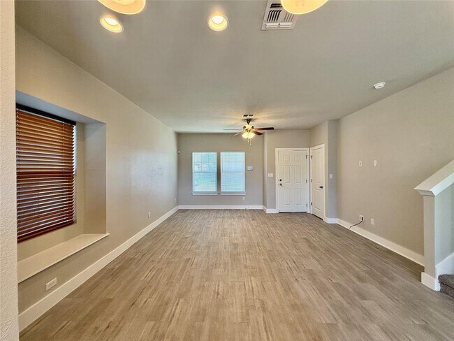 Photo - 103 Frasier Dr