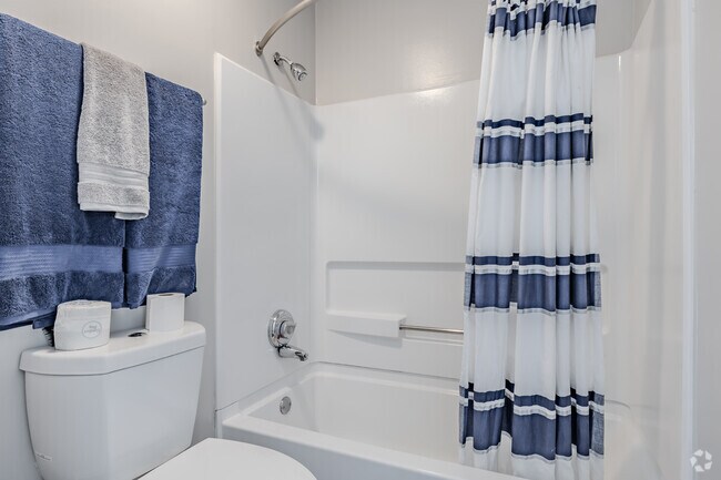 2BR, 2BA - 1152SF