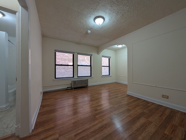 Photo - 5417 N Kenmore Ave