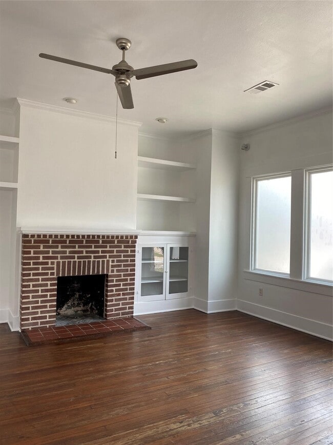 Photo - 709 E 11th St