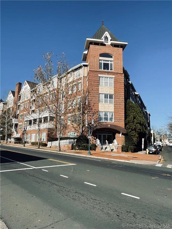 Building Photo - 35 W Broad St Unit 412 Rental