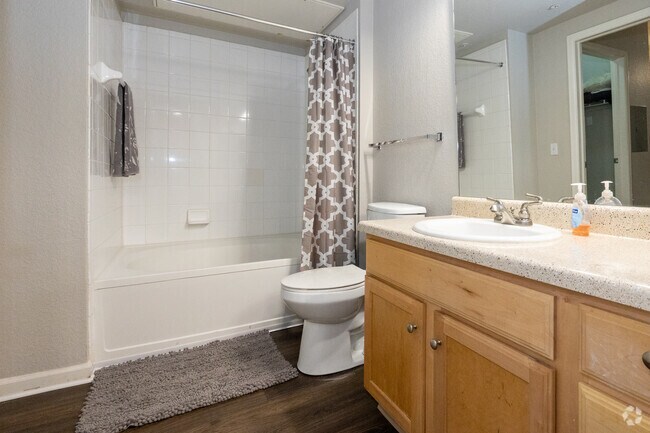 1HAB, 1BA - 706 ft² - Baño
